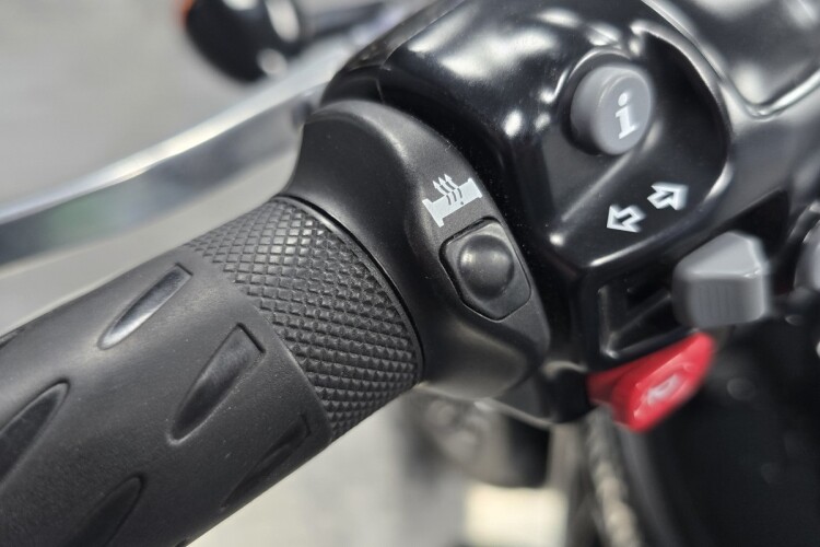 TRIUMPH BONNEVILLE T120