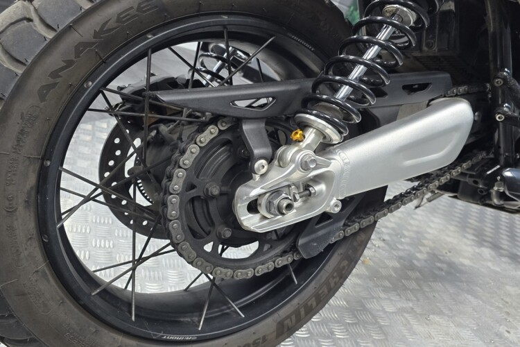 TRIUMPH SCRAMBLER 1200