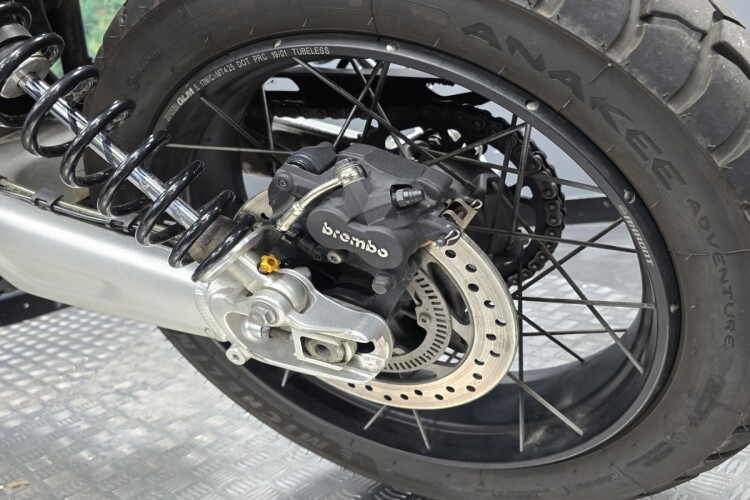 TRIUMPH SCRAMBLER 1200