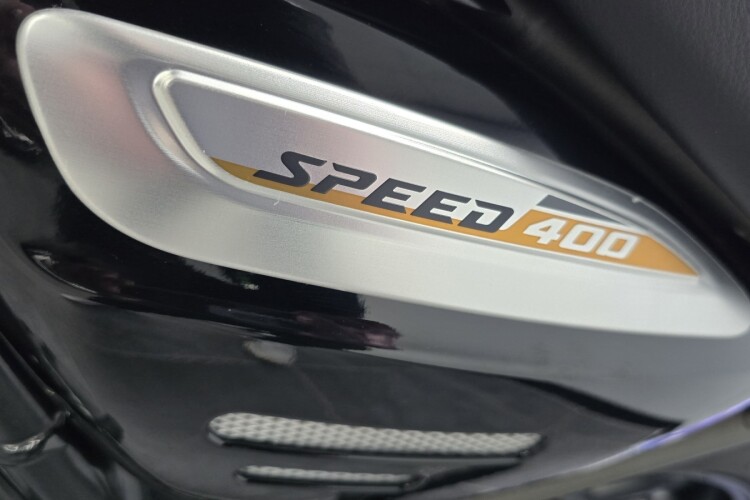 TRIUMPH SPEED 400