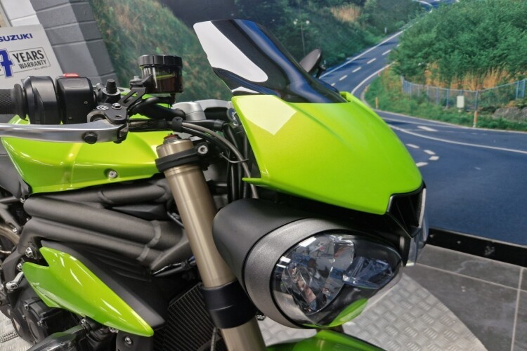 TRIUMPH SPEED TRIPLE 1050