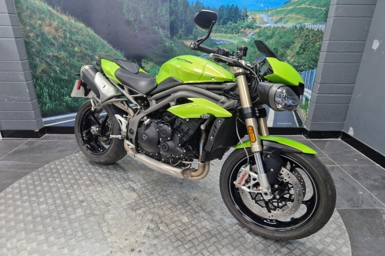 TRIUMPH SPEED TRIPLE 1050