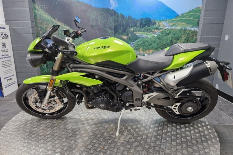 TRIUMPH SPEED TRIPLE 1050