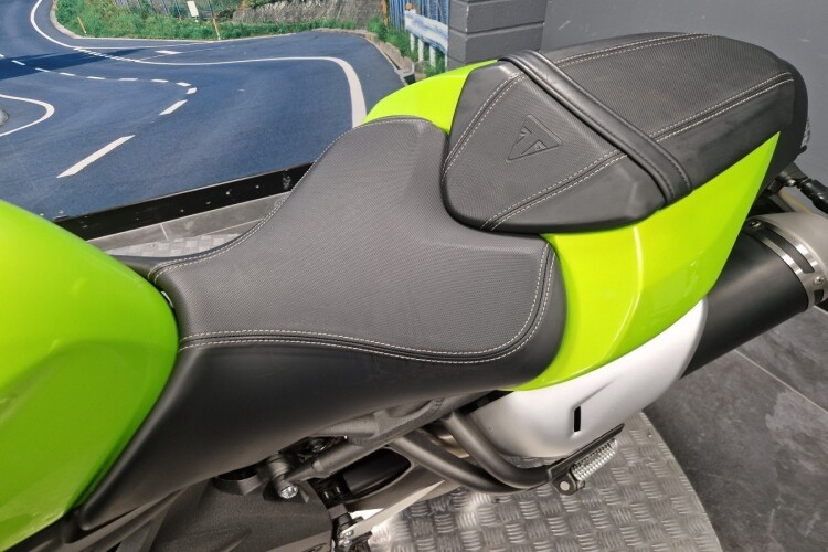 TRIUMPH SPEED TRIPLE 1050