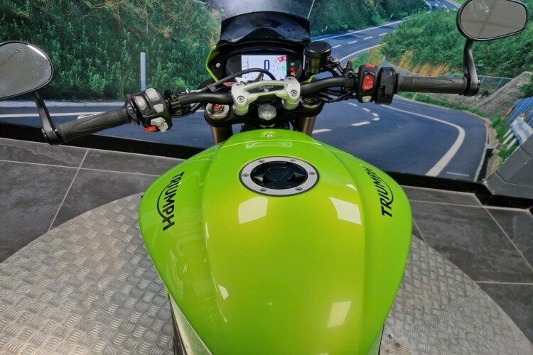 TRIUMPH SPEED TRIPLE 1050