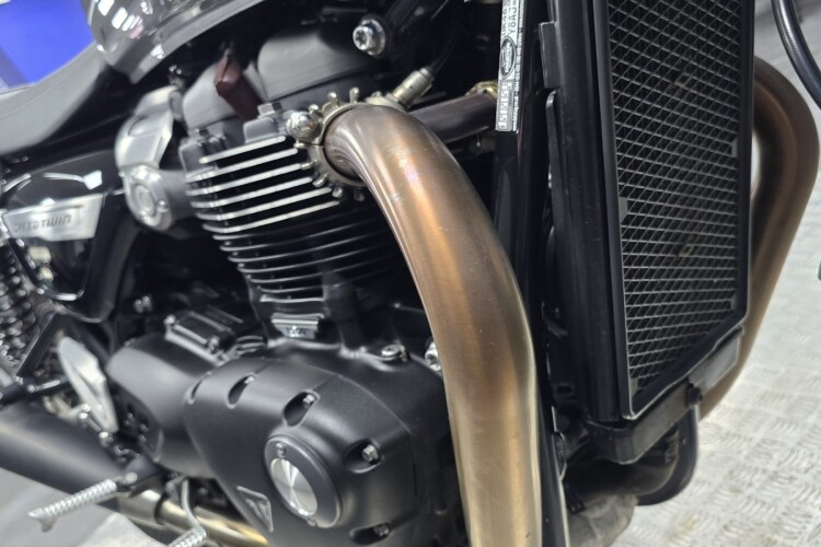 TRIUMPH SPEED TWIN 1200