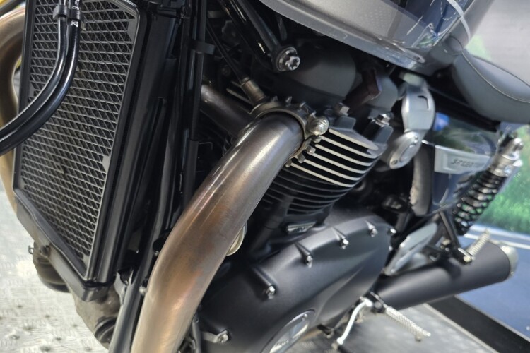 TRIUMPH SPEED TWIN 1200