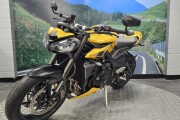 TRIUMPH STREET TRIPLE 765