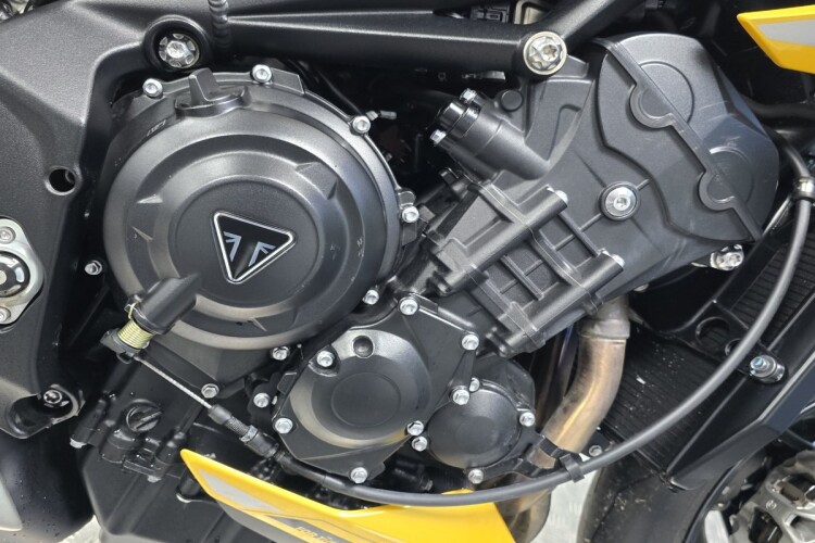 TRIUMPH STREET TRIPLE 765