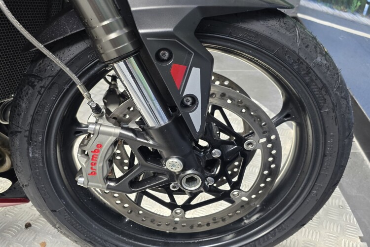 TRIUMPH STREET TRIPLE 765