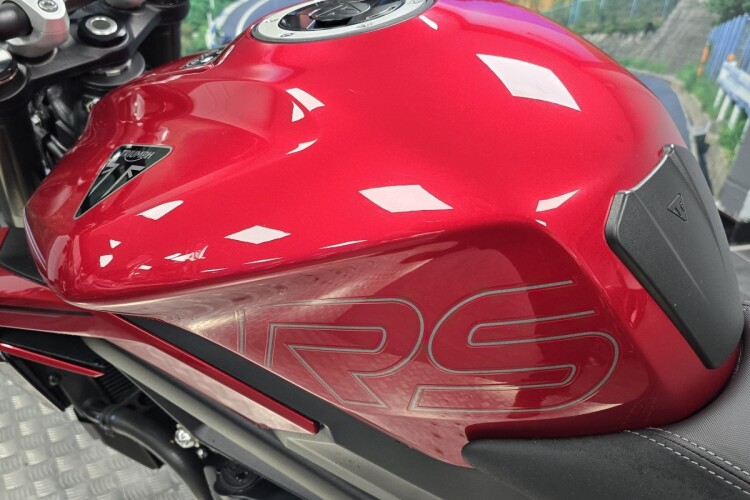 TRIUMPH STREET TRIPLE 765