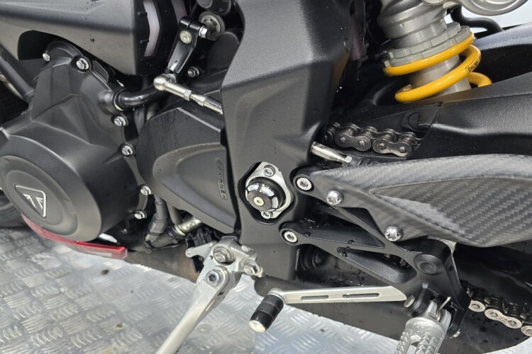 TRIUMPH STREET TRIPLE 765