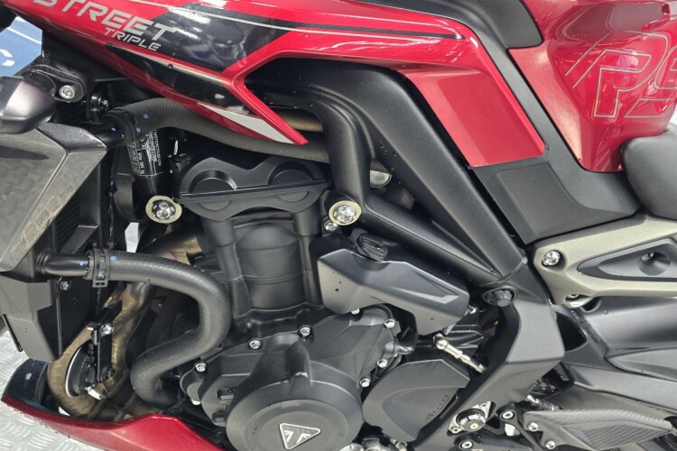 TRIUMPH STREET TRIPLE 765