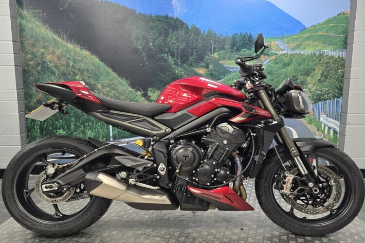 TRIUMPH STREET TRIPLE 765