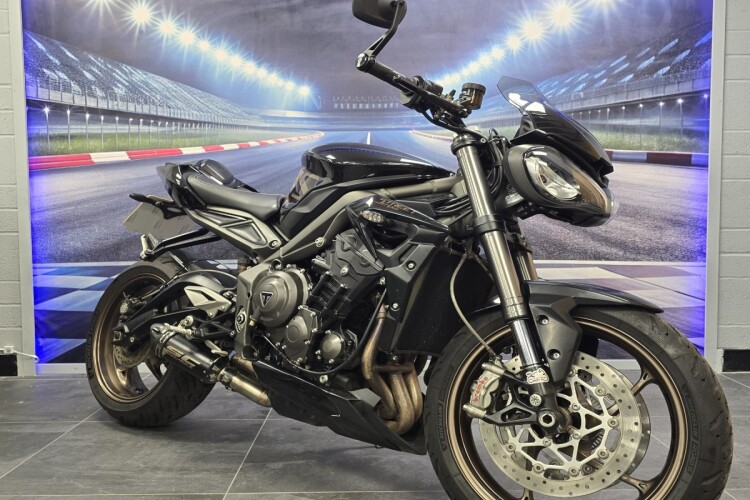 TRIUMPH STREET TRIPLE 765