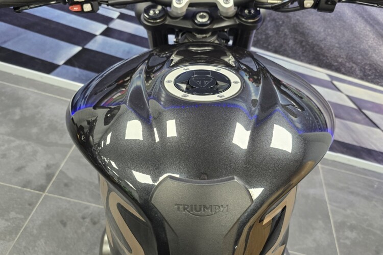 TRIUMPH STREET TRIPLE 765