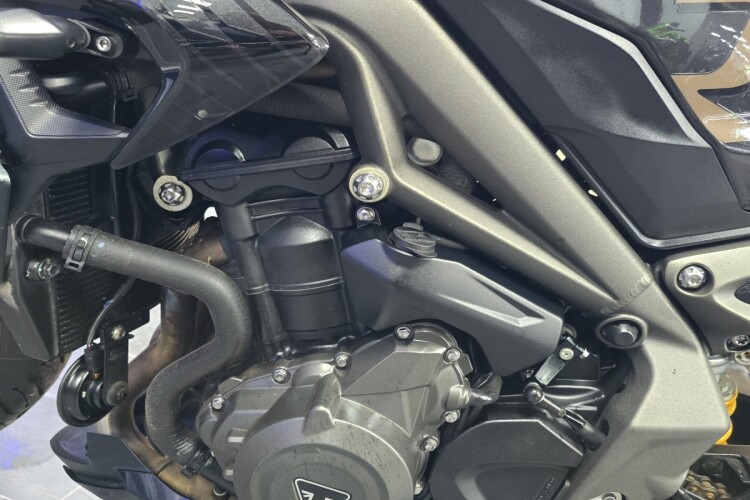 TRIUMPH STREET TRIPLE 765