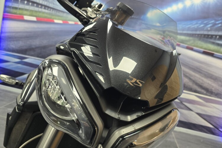 TRIUMPH STREET TRIPLE 765