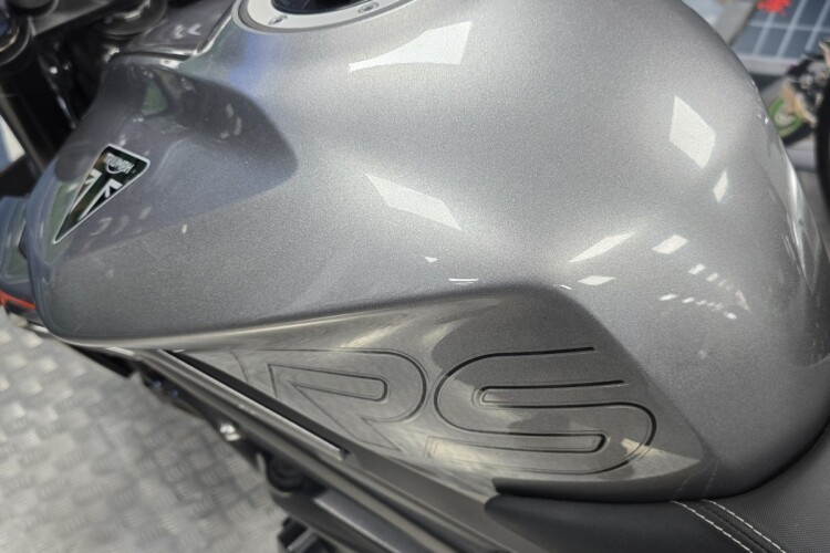 TRIUMPH STREET TRIPLE 765