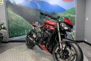 TRIUMPH STREET TRIPLE 765