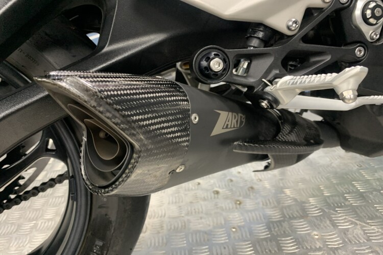 TRIUMPH STREET TRIPLE 765