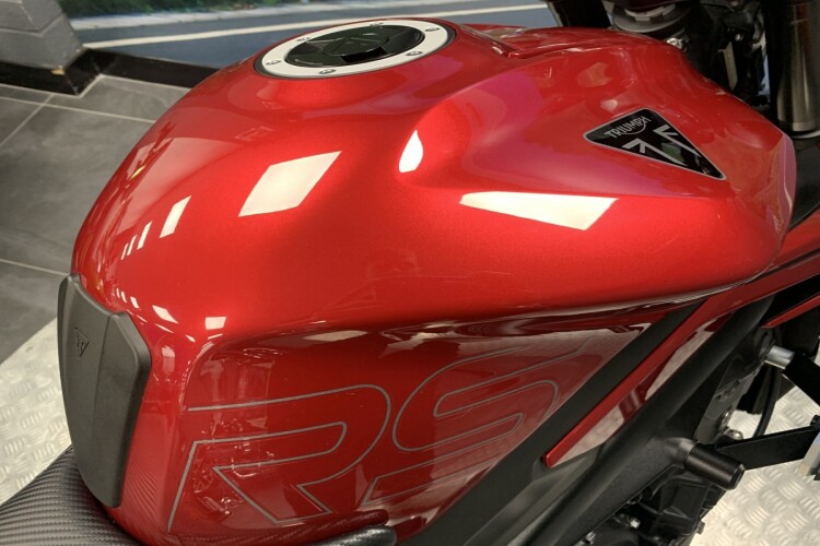 TRIUMPH STREET TRIPLE 765