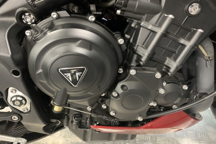 TRIUMPH STREET TRIPLE 765