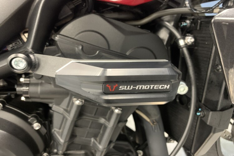 TRIUMPH STREET TRIPLE 765