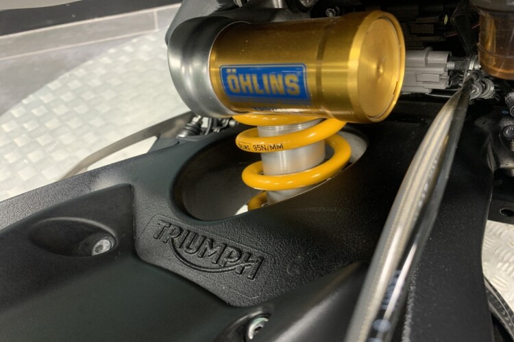 TRIUMPH STREET TRIPLE 765