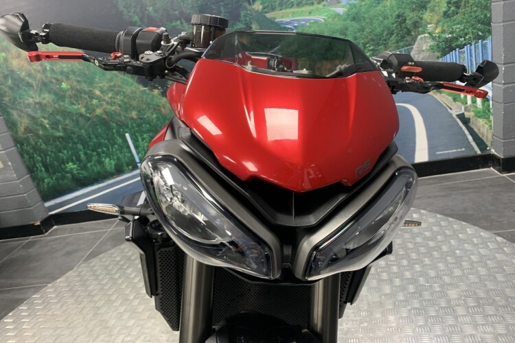 TRIUMPH STREET TRIPLE 765