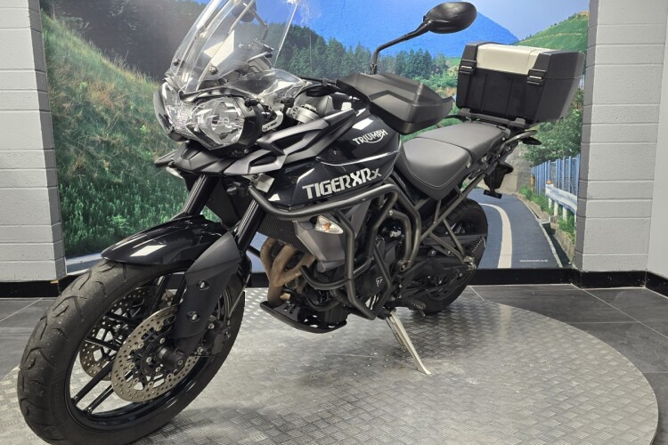 TRIUMPH TIGER 800