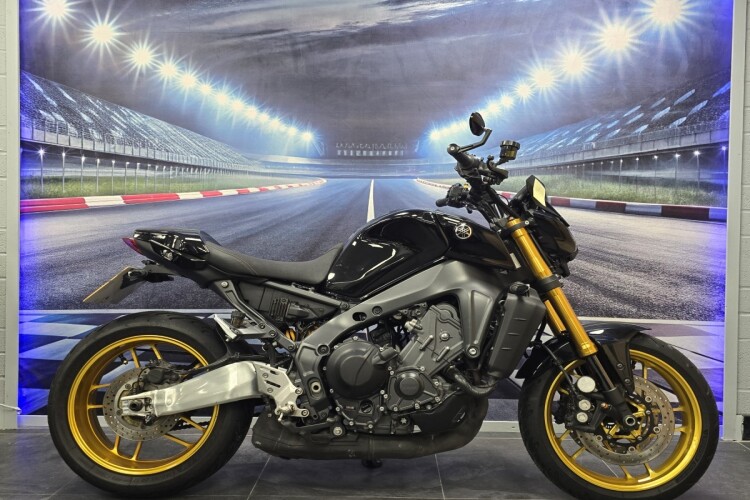 YAMAHA MT-09