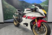 YAMAHA R7