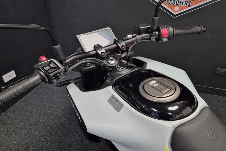 HUSQVARNA VITPILEN 401