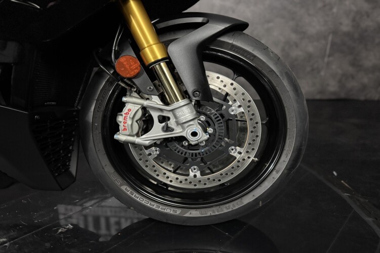 APRILIA TUONO 1100 V4