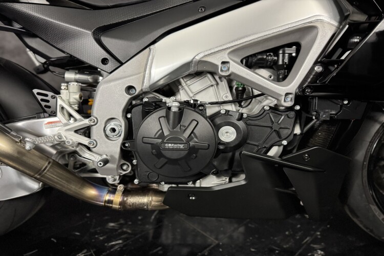 APRILIA TUONO 1100 V4