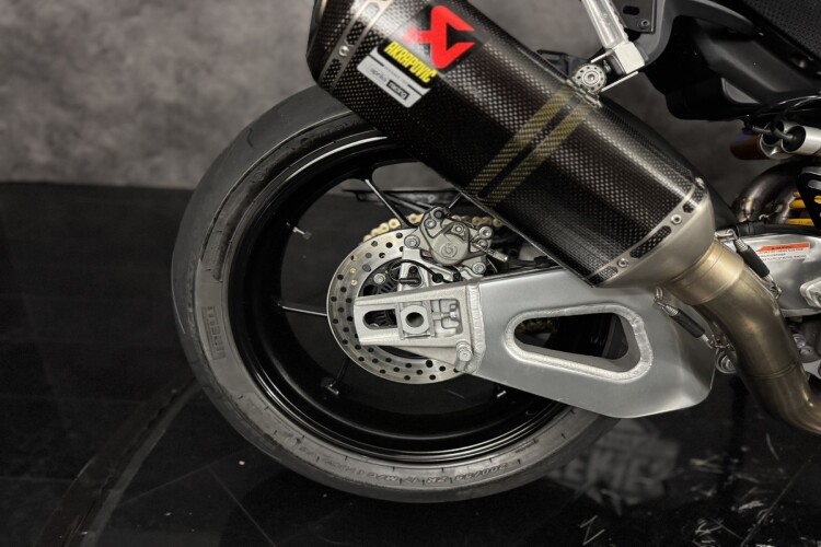 APRILIA TUONO 1100 V4