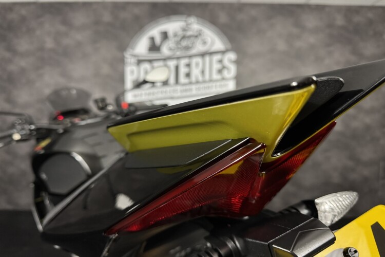 APRILIA TUONO 1100 V4