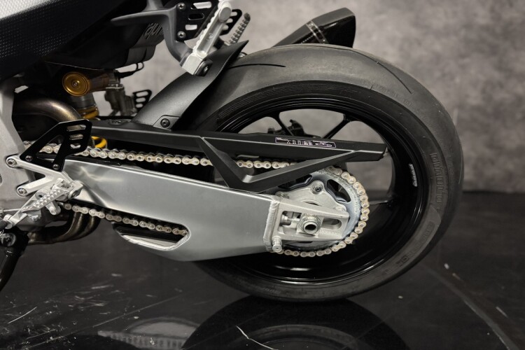 APRILIA TUONO 1100 V4