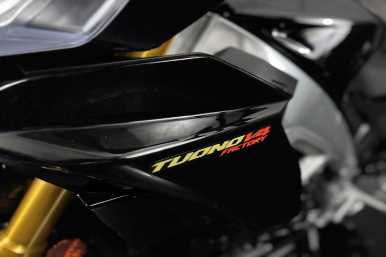 APRILIA TUONO 1100 V4