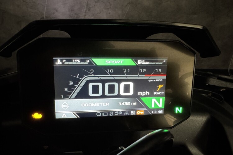 APRILIA TUONO 1100 V4