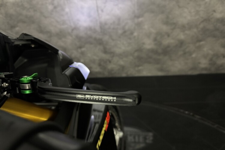 APRILIA TUONO 1100 V4