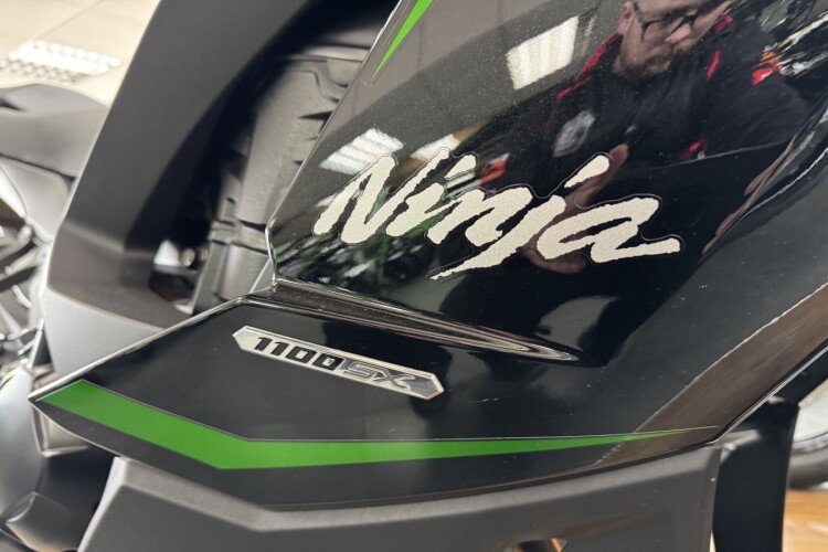 KAWASAKI NINJA 1100 SX SE