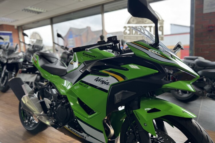 KAWASAKI NINJA 500 SE