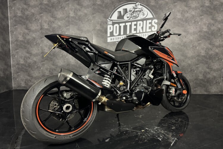 KTM 1290 SUPER DUKE R