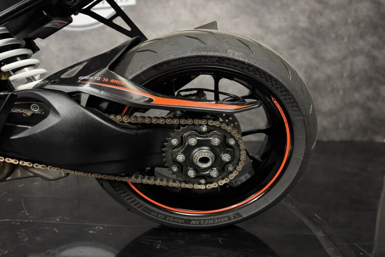 KTM 1290 SUPER DUKE R