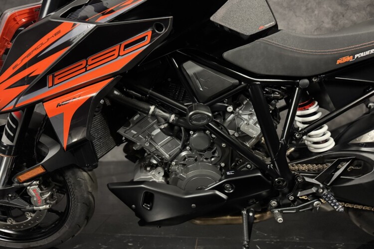 KTM 1290 SUPER DUKE R