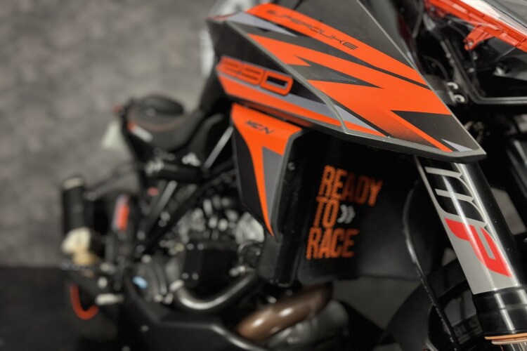 KTM 1290 SUPER DUKE R