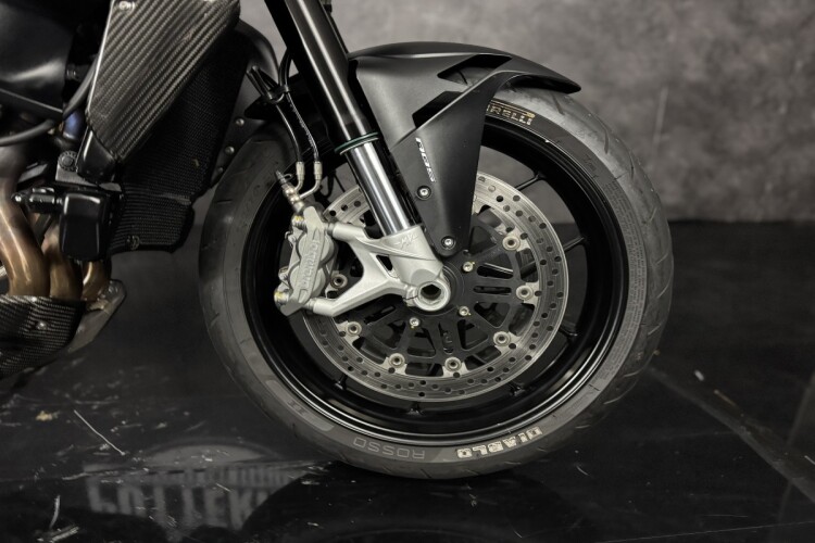 MV AGUSTA BRUTALE 800