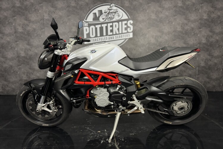 MV AGUSTA BRUTALE 800